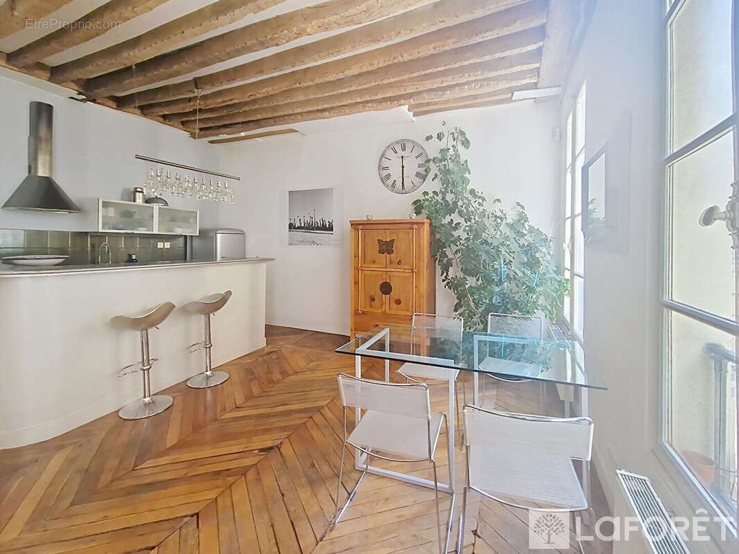 Appartement à PARIS-2E