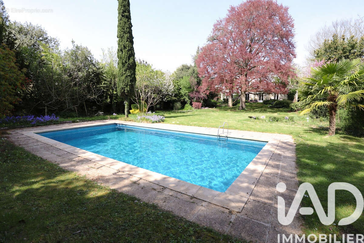 Maison 305 m² à Montereau-Fault-Yonne  - photo 8