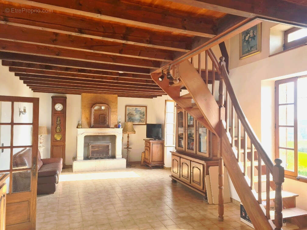 Maison à LAMONTJOIE