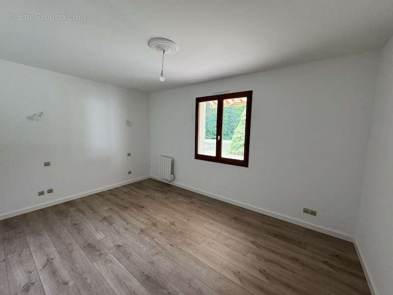 Maison de plain avec gite, piscine et grand jardin situées au calme. - photo 7