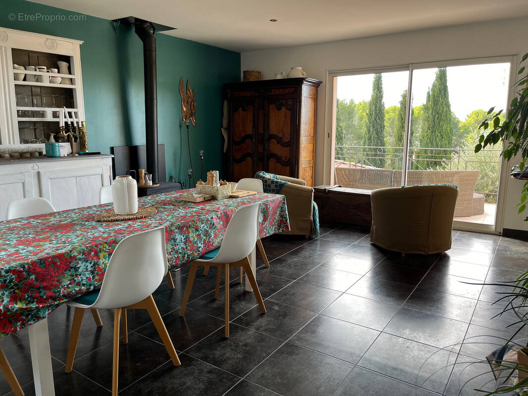 Maison à PERNES-LES-FONTAINES