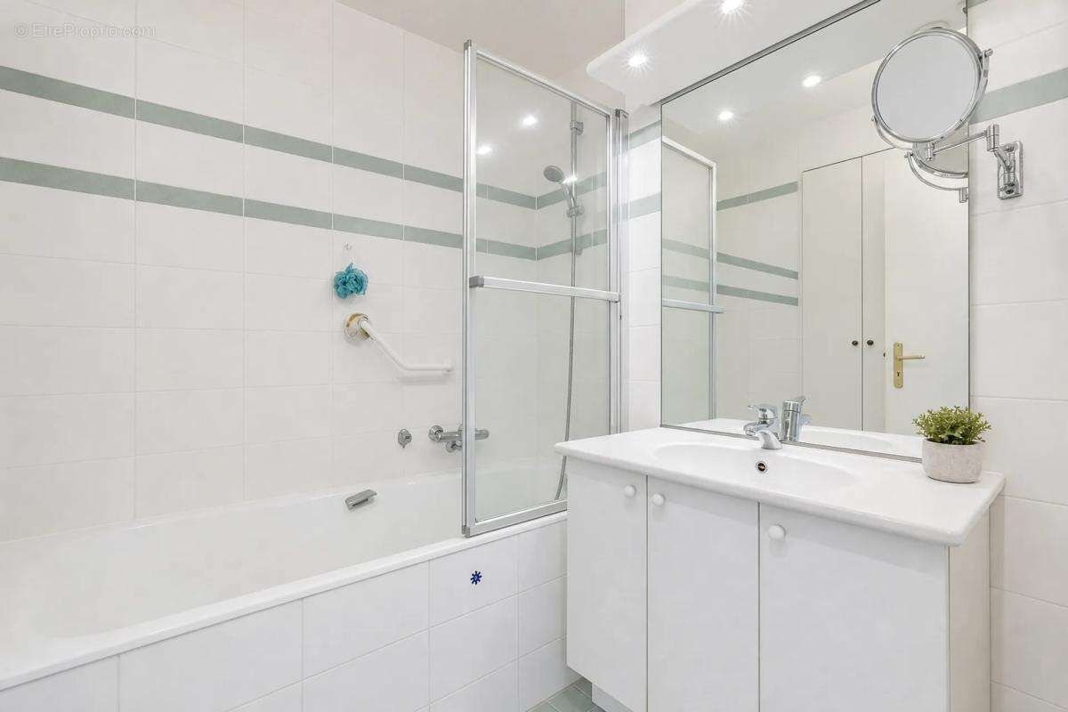 Saint-Cloud - Quartier Pasteur - 85m² - 3 chambres - Terrasse - photo 10