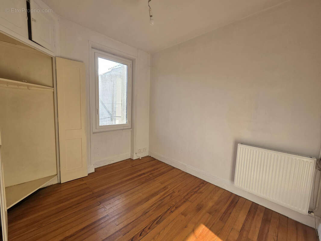 Appartement à NIVOLAS-VERMELLE