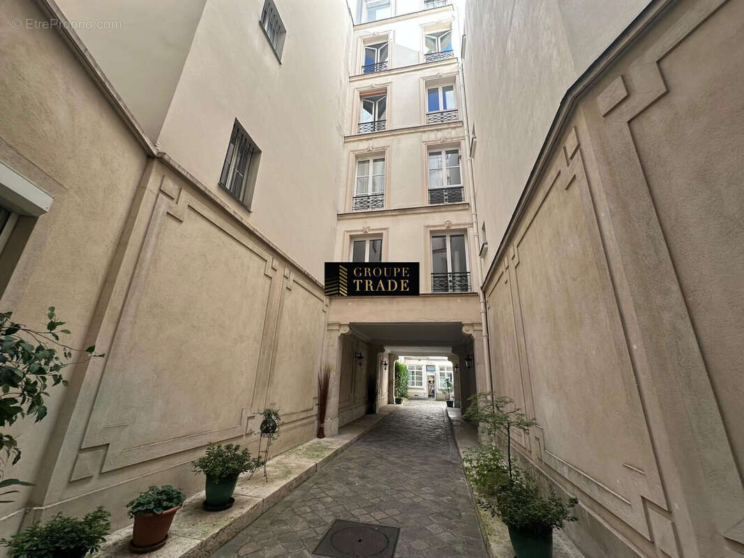 Appartement à PARIS-8E