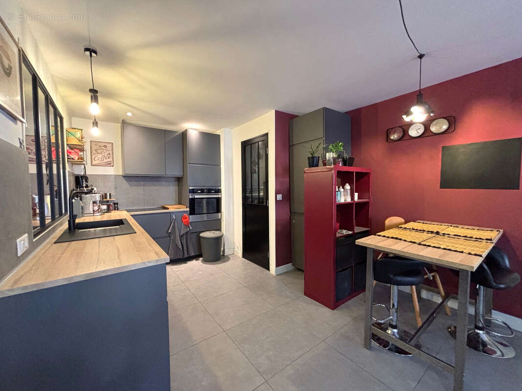 Appartement à MARSEILLE-2E