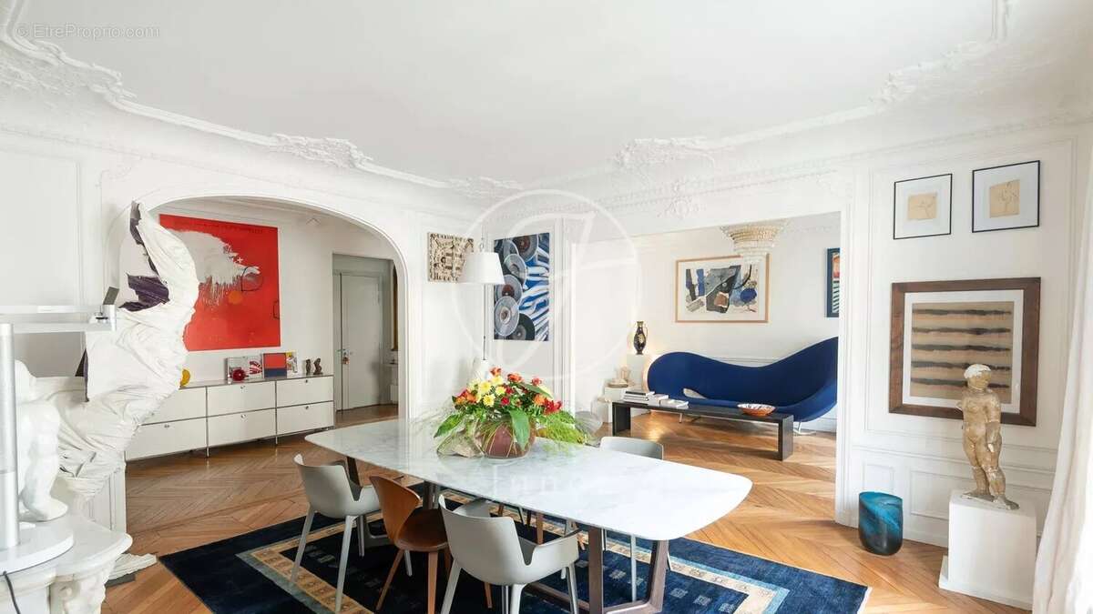 Appartement à PARIS-10E