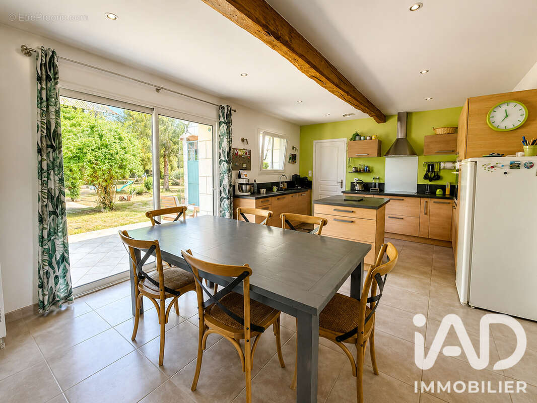 Maison 173 m² à Maze  - photo 5