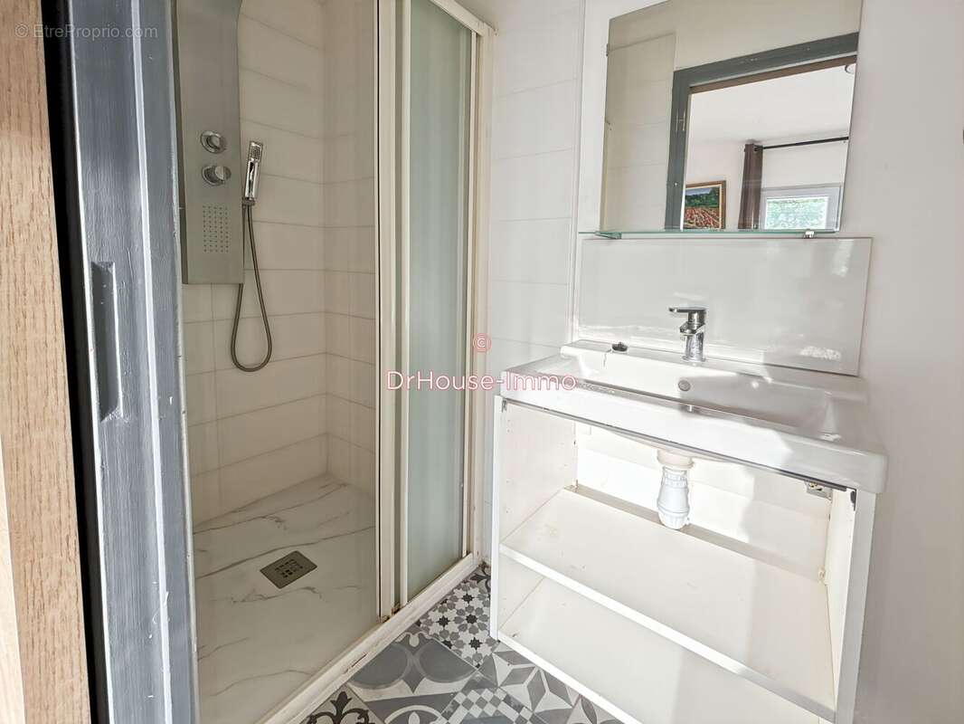 Appartement à POUSSAN