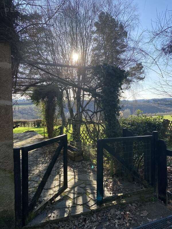 Maison à BUJALEUF