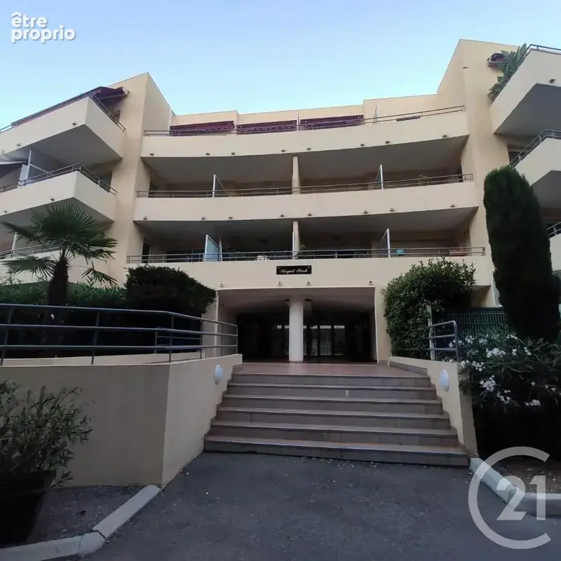 Appartement 1 pièce 31 m² à vendre à Villeneuve-Loubet (06270) - photo 11