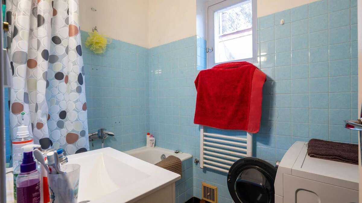 Souillac, Hyper centre, immeuble de 3 appartements. - photo 5