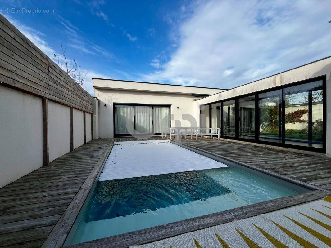 Maison à SAINT-XANDRE