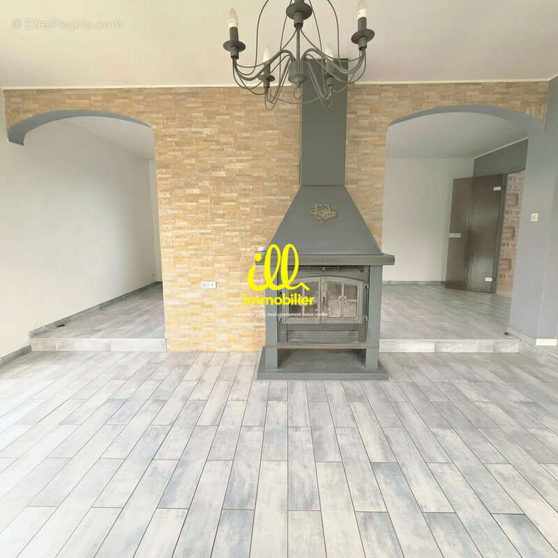 Maison 106 m² à Charleville-Mezieres  - photo 4