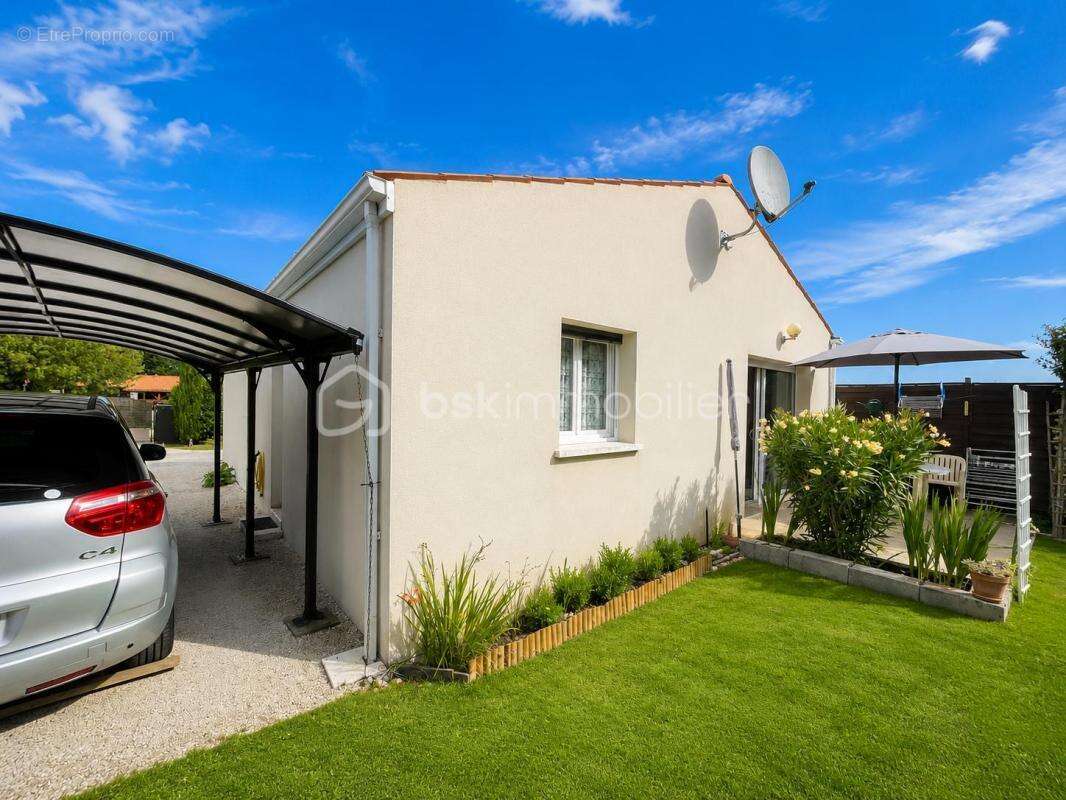 Maison de plain-pied 76 m² – 2 chambres – Jardin de 668 m² – Vendue louée – Rétaud - photo 8