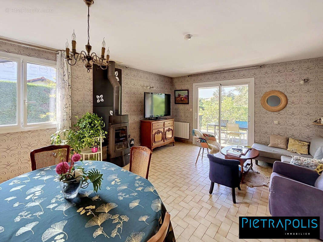 Maison 89 m² à Saint-Genis-Laval  - photo 4