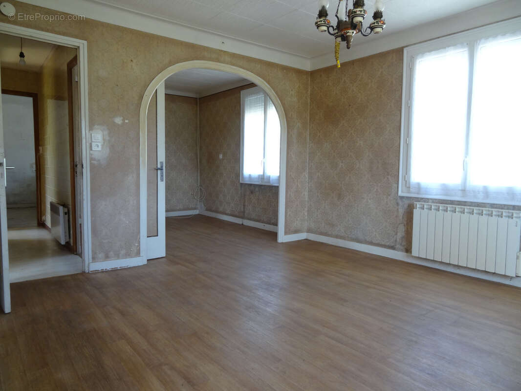 Maison à SAINT-NICOLAS-DU-PELEM