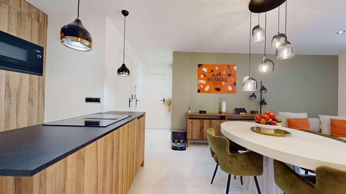 Appartement à SAINT-LAURENT-DU-VAR