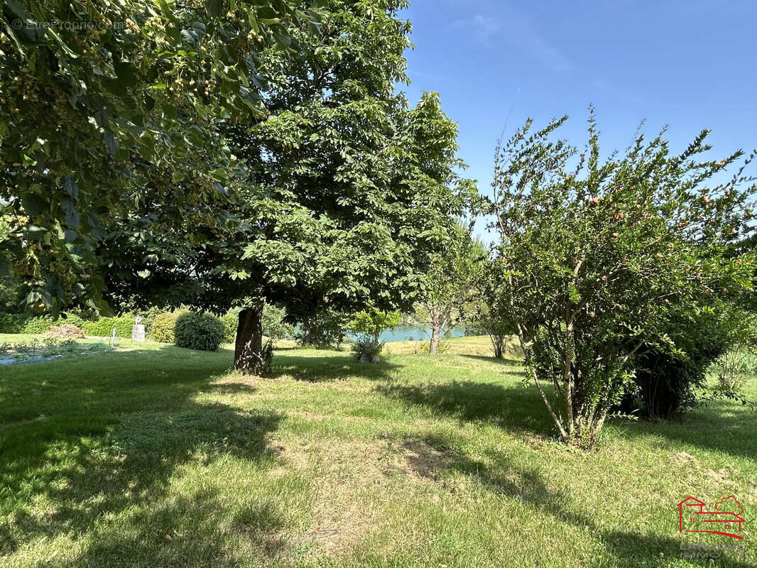 Maison à SAINT-CAPRAIS-DE-LERM