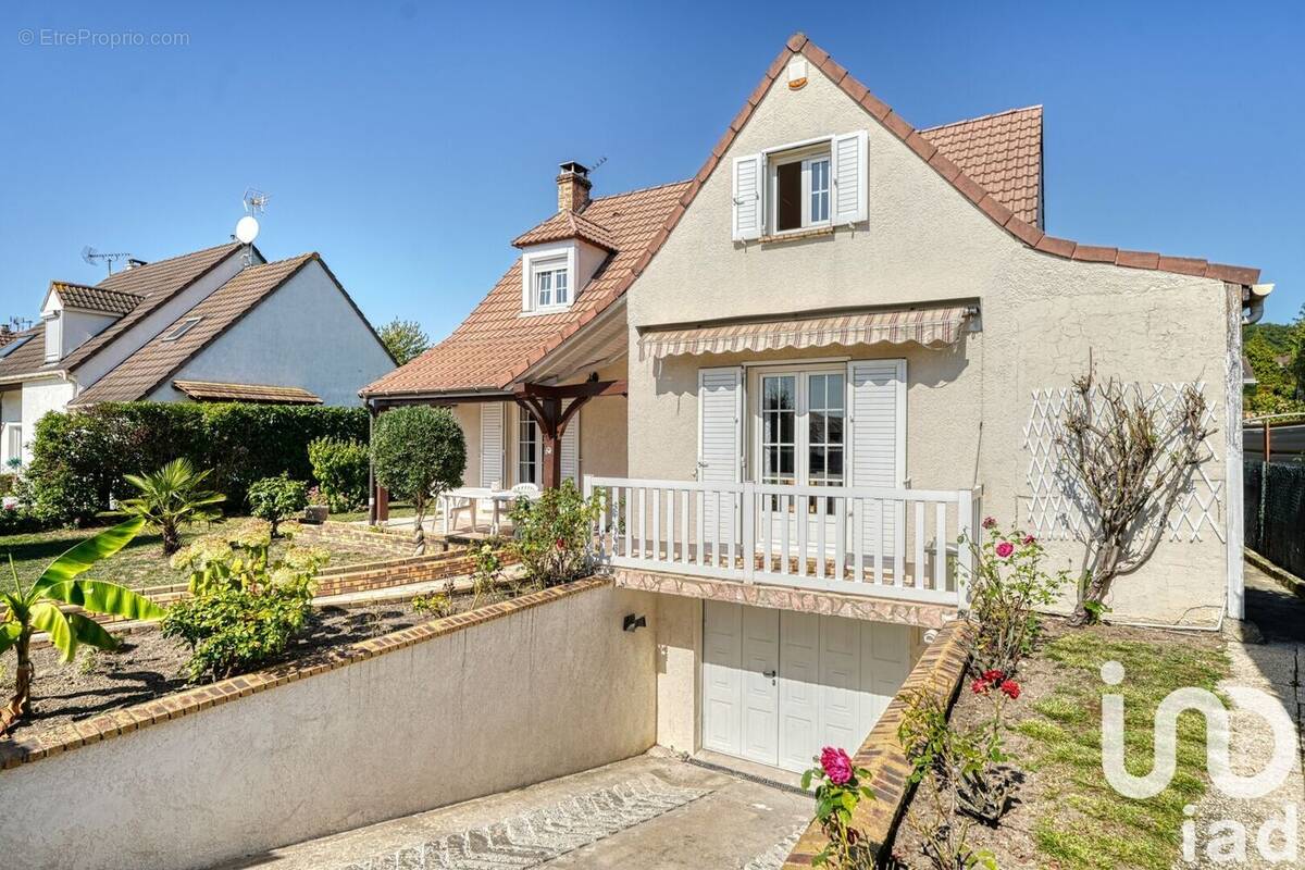 Photo 1 - Maison à CHANTELOUP-LES-VIGNES