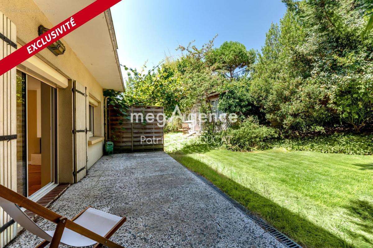 PROPRIETE FAMILIALE avec MAISON et ANNEXE / 189m² / 5 CHAMBRES - Avec terrasse et jardin arboré - photo 6