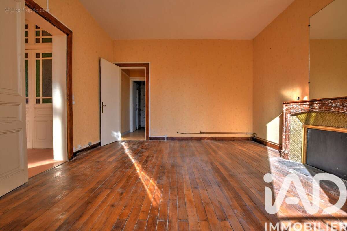 Photo 3 - Appartement à SAINT-LEONARD-DE-NOBLAT