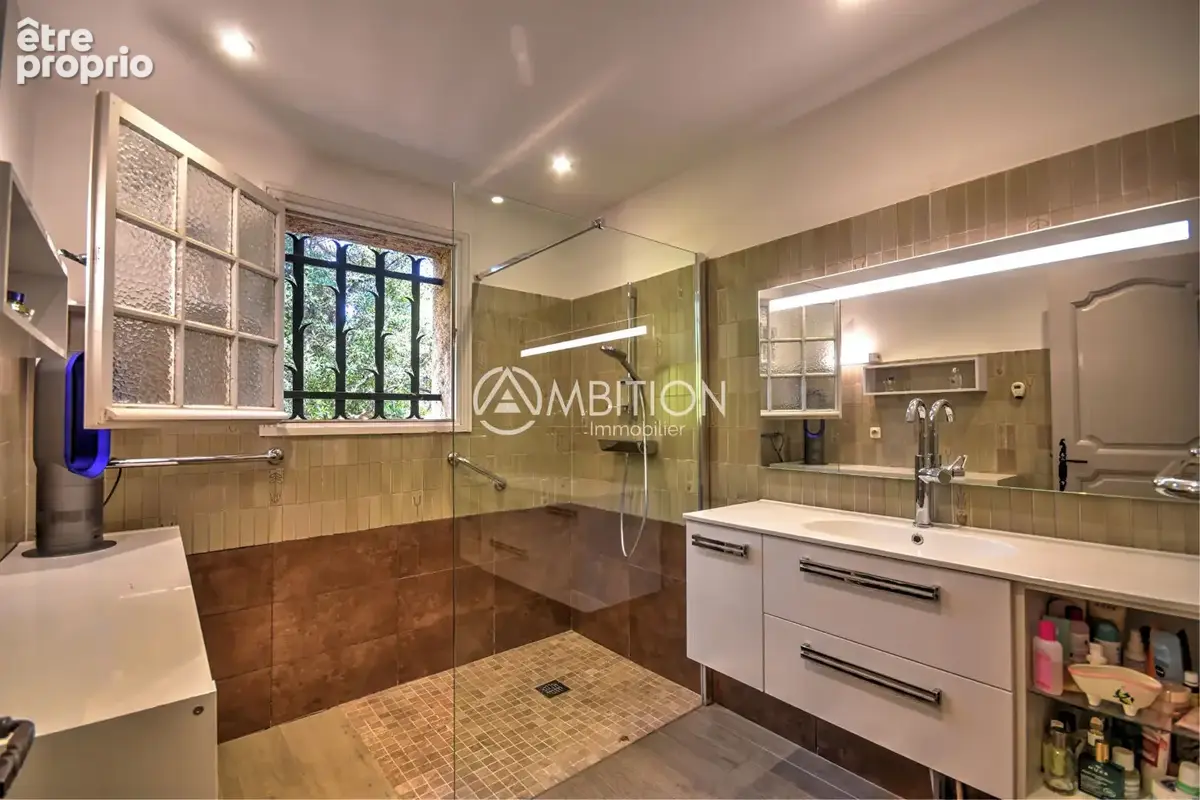 Saint Raphael maison avec 2 appartements . - photo 9