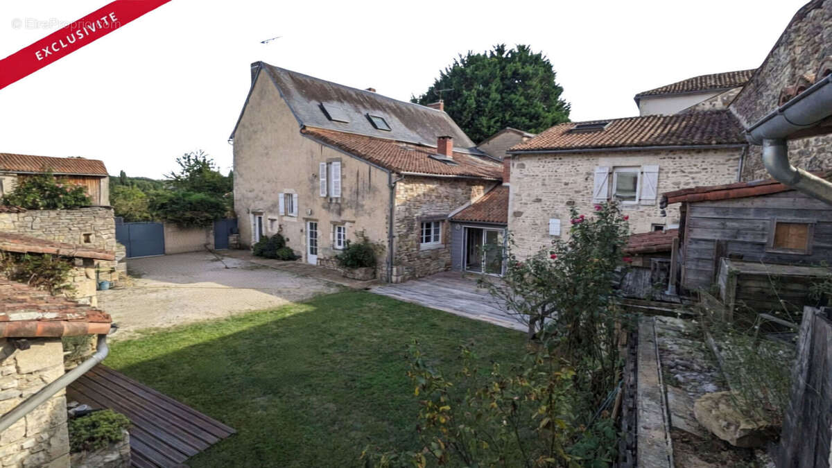 Maison à CHARROUX