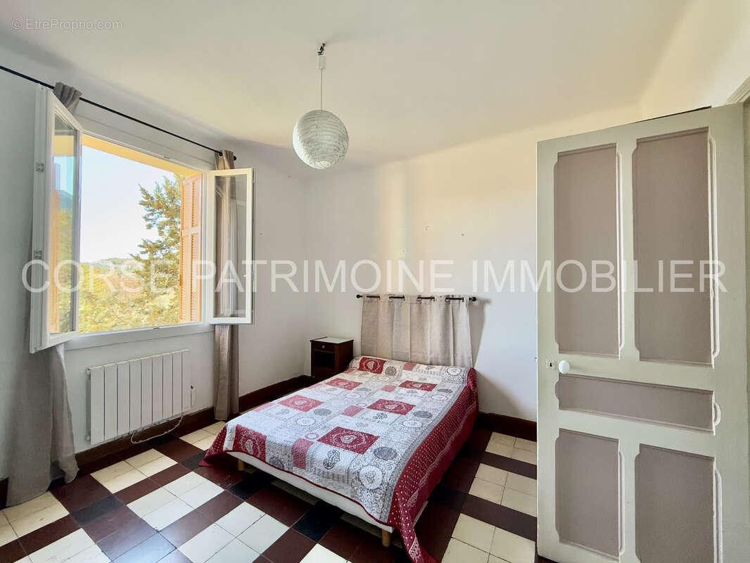 Appartement à CORTE
