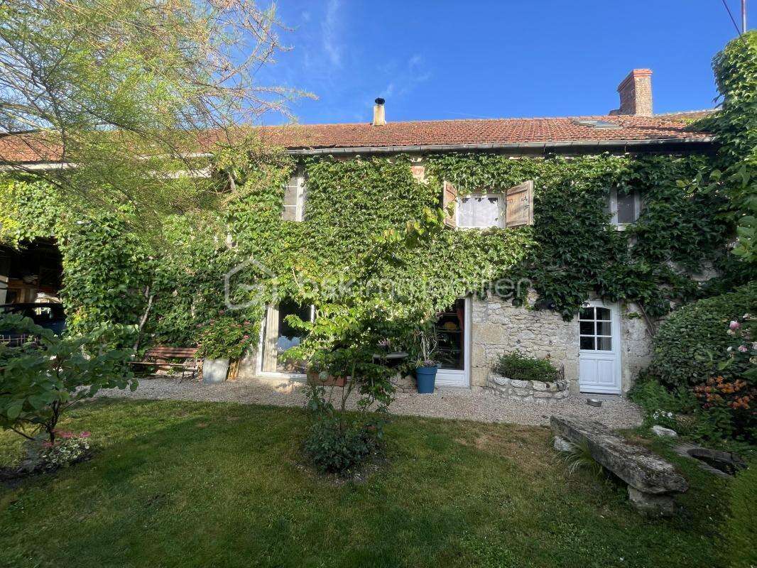 Maison à BEAUNE-LA-ROLANDE