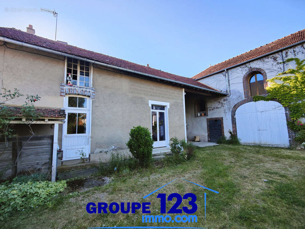 Maison à BUSSY-EN-OTHE