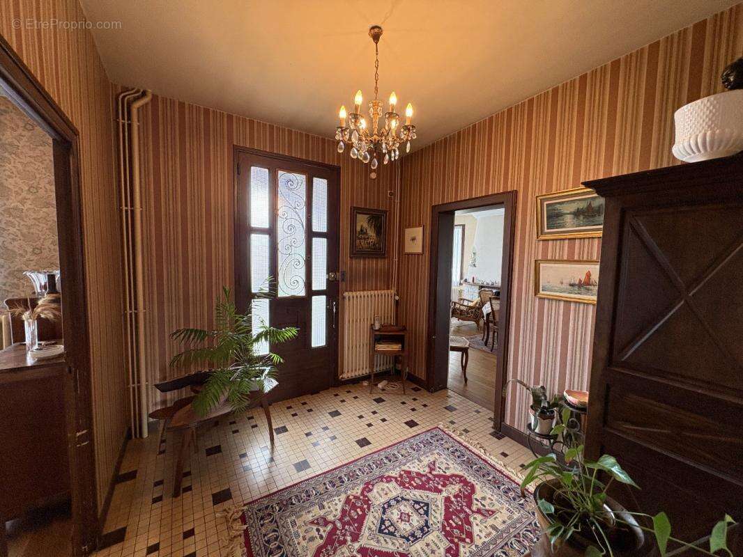Maison à OBJAT