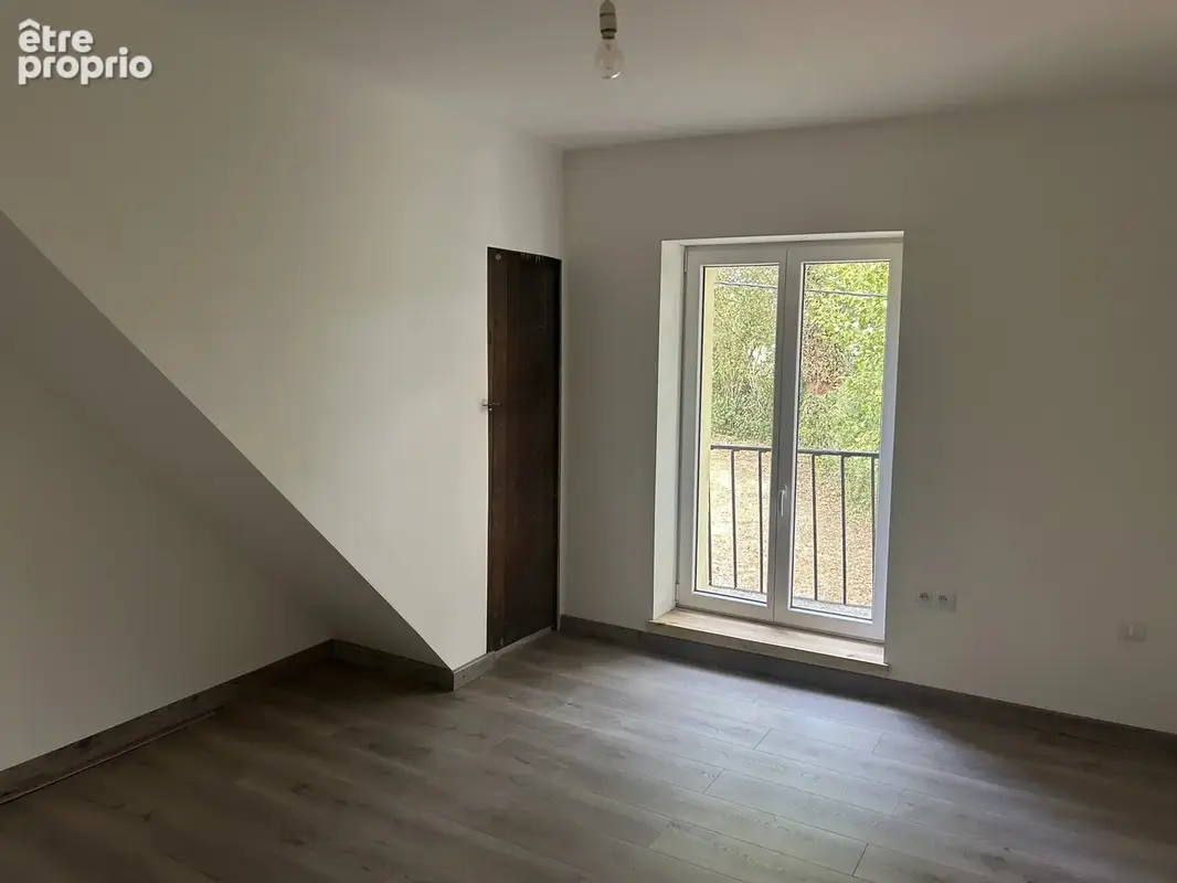 Maison de 3 chambres magnifiquement rénovée avec une petite maison attenante d'une chambre. - photo 10