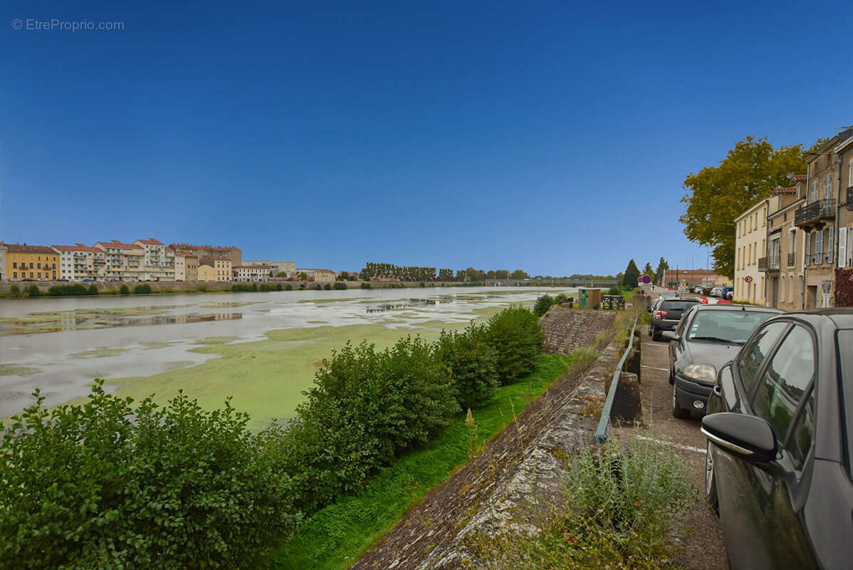 Appartement à LE COTEAU