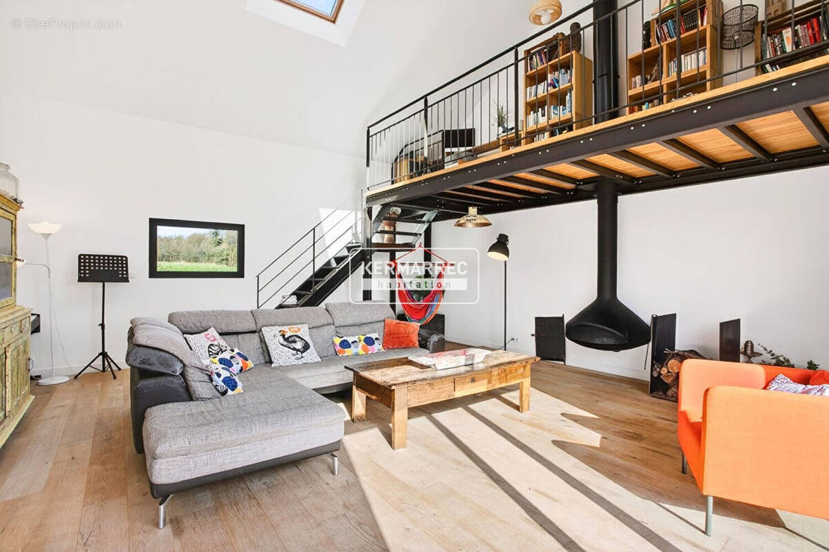 Maison à LA CHAPELLE-DES-FOUGERETZ