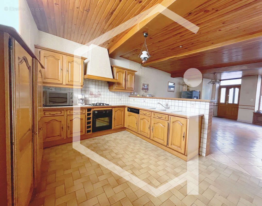 Maison à ENTRAINS-SUR-NOHAIN