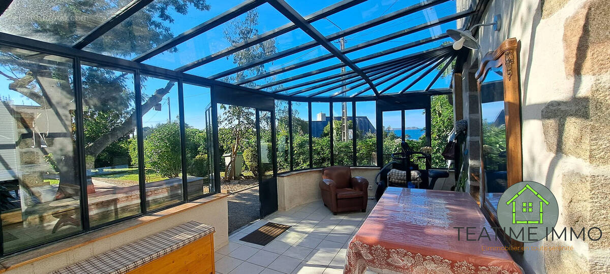 Maison à TREDREZ-LOCQUEMEAU