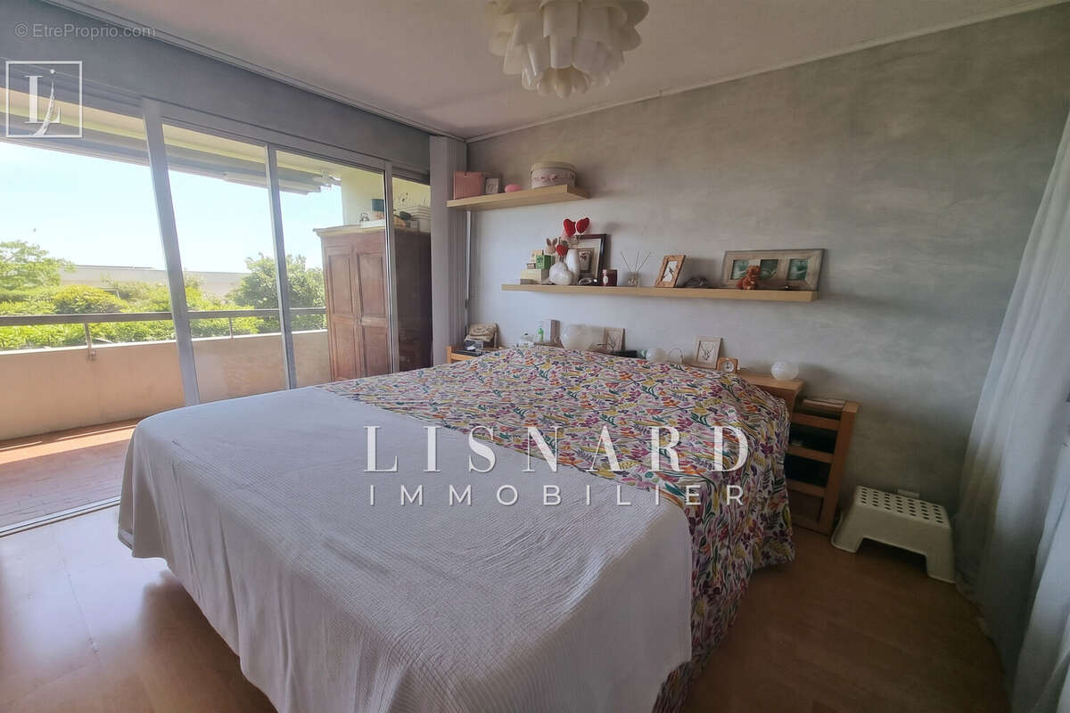 Appartement à VALLAURIS