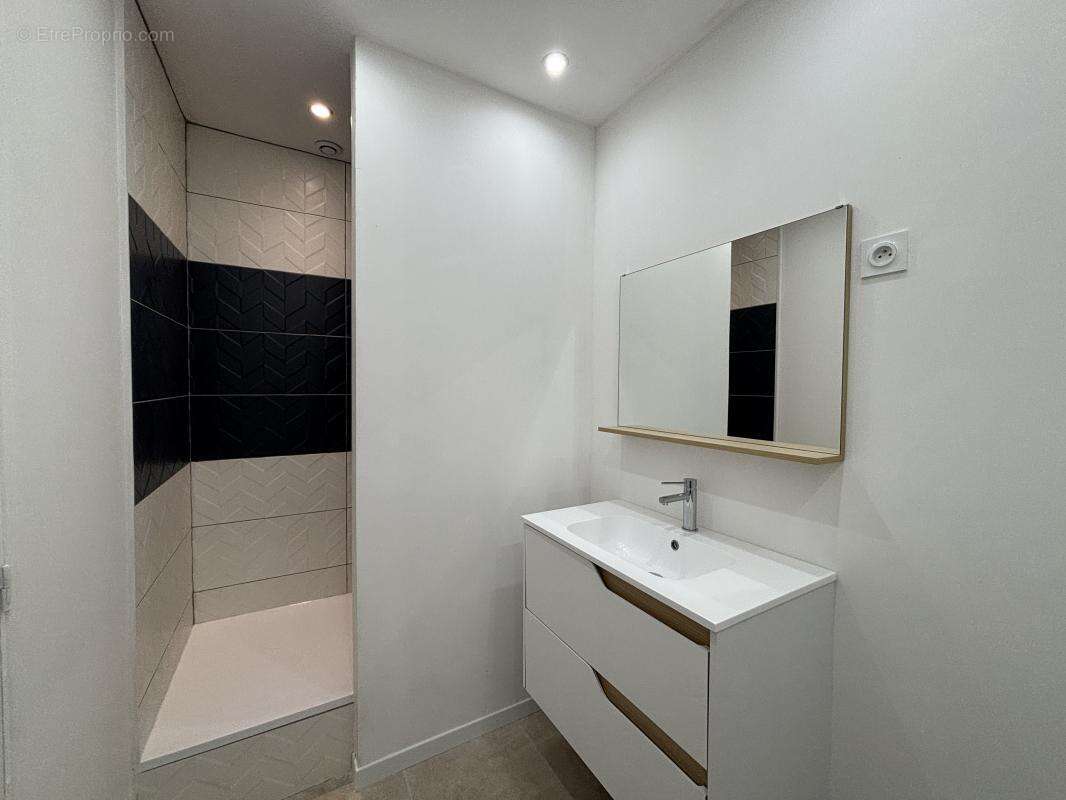 Appartement à CAUMONT-SUR-DURANCE