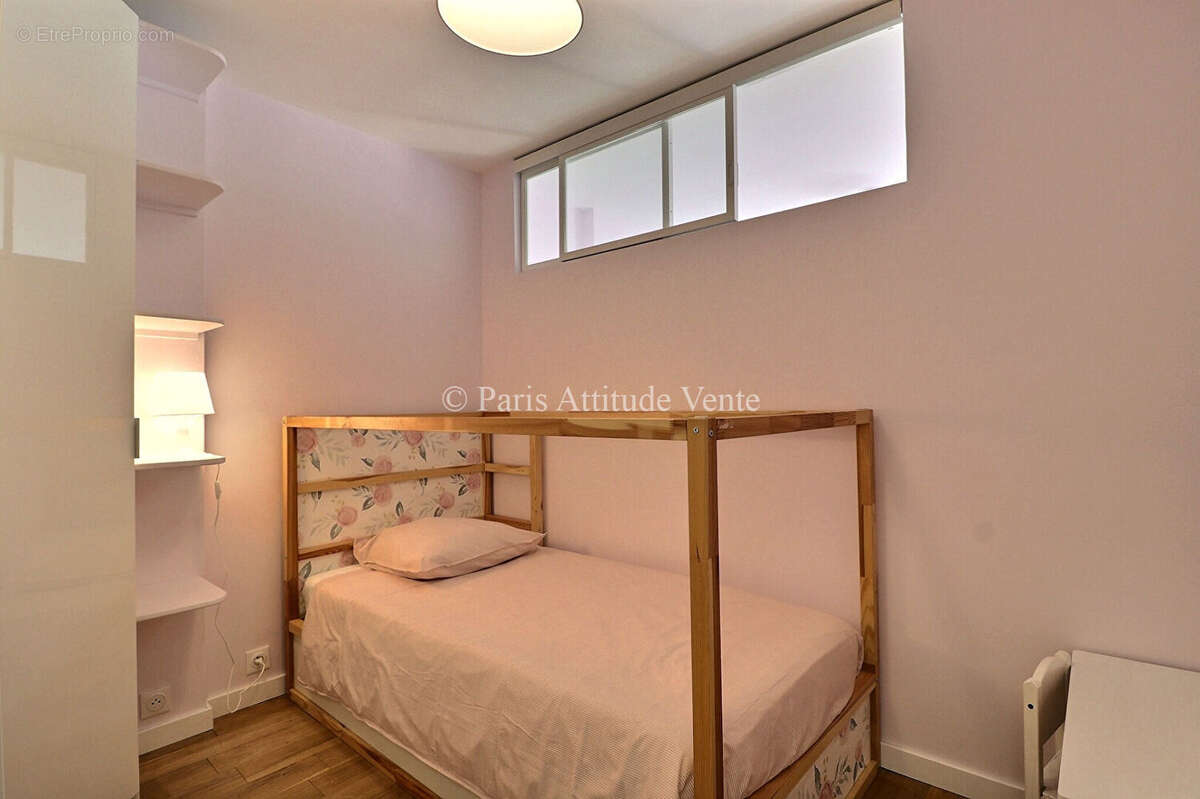Appartement à COURBEVOIE