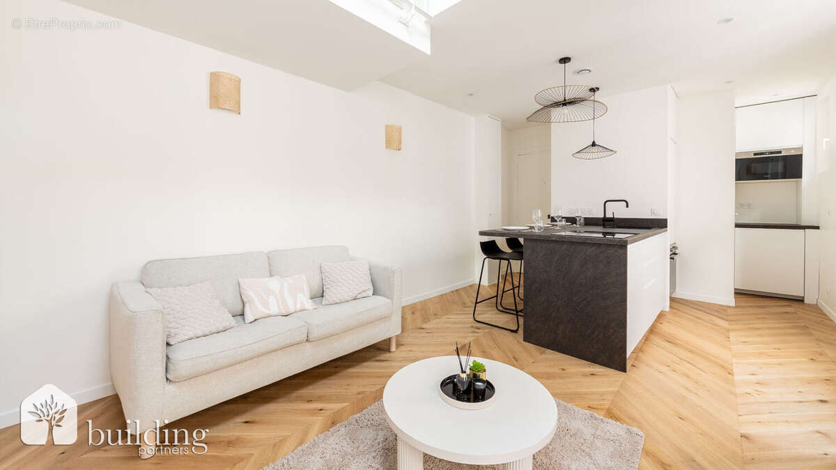 Appartement à PARIS-16E