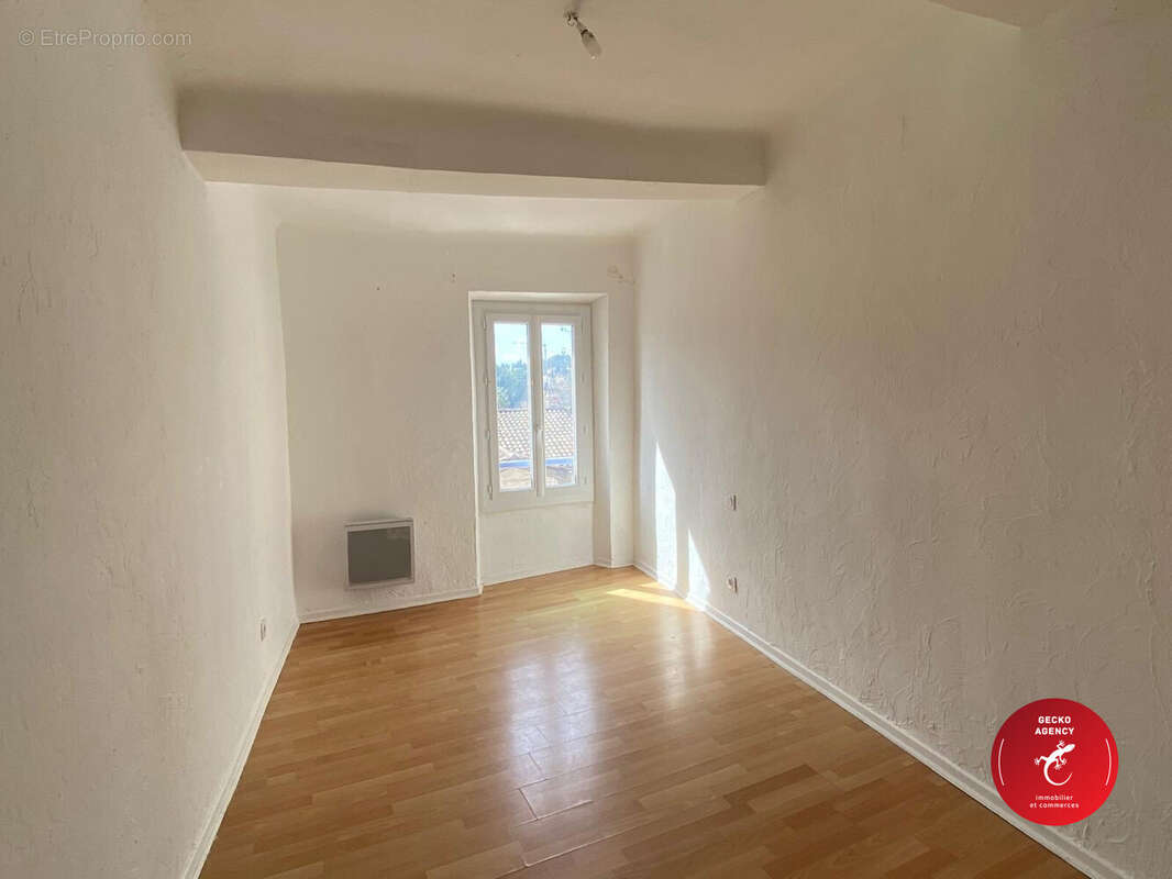 Chambre 2 - Appartement à LA MOTTE