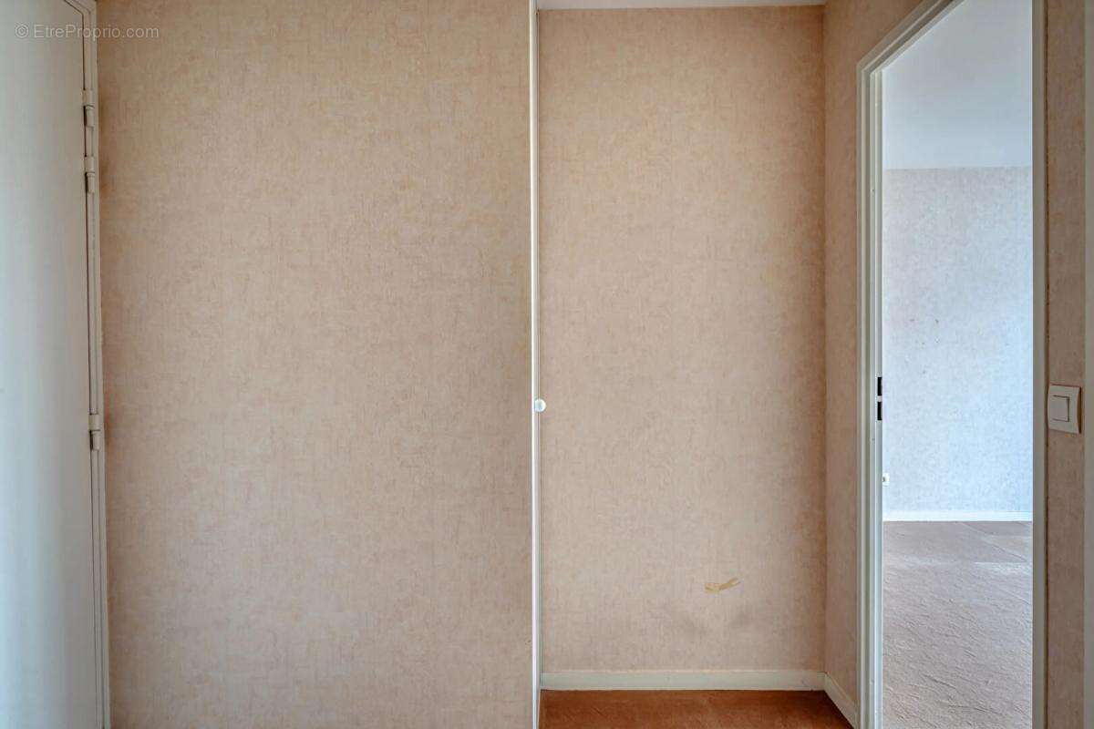 Appartement à VAL-DE-REUIL