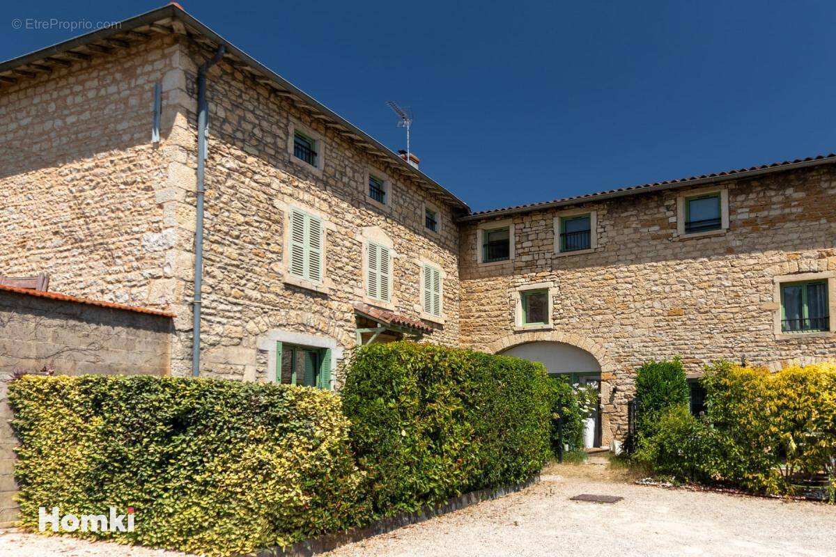 Maison à LUCENAY