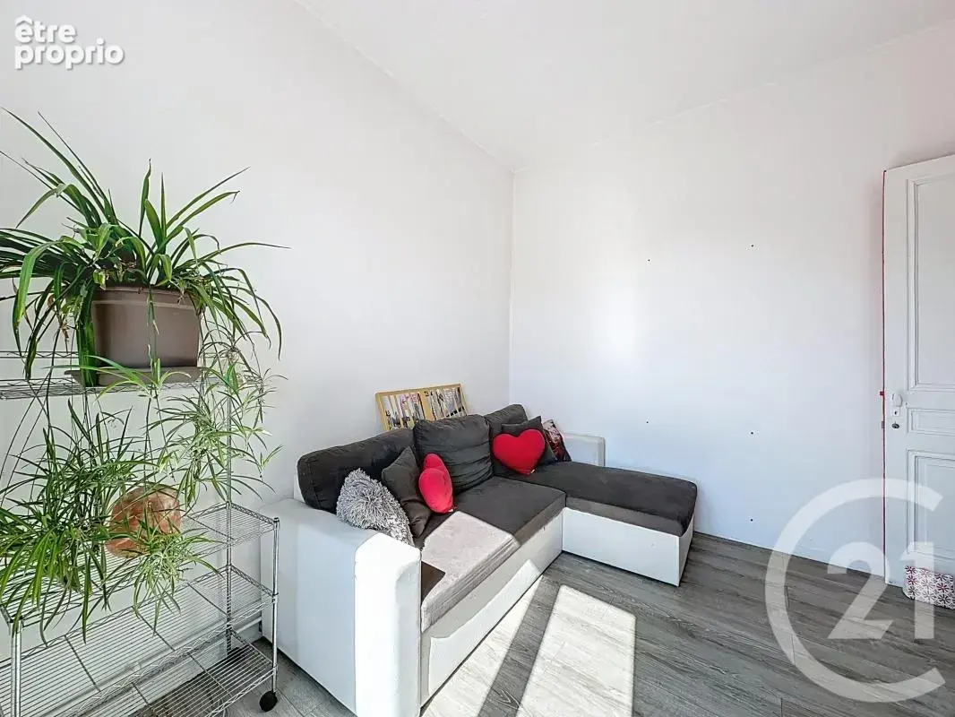 Maison 157 m² à Decines-Charpieu  - photo 11