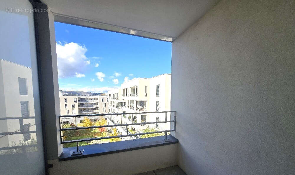 Appartement à SATHONAY-CAMP