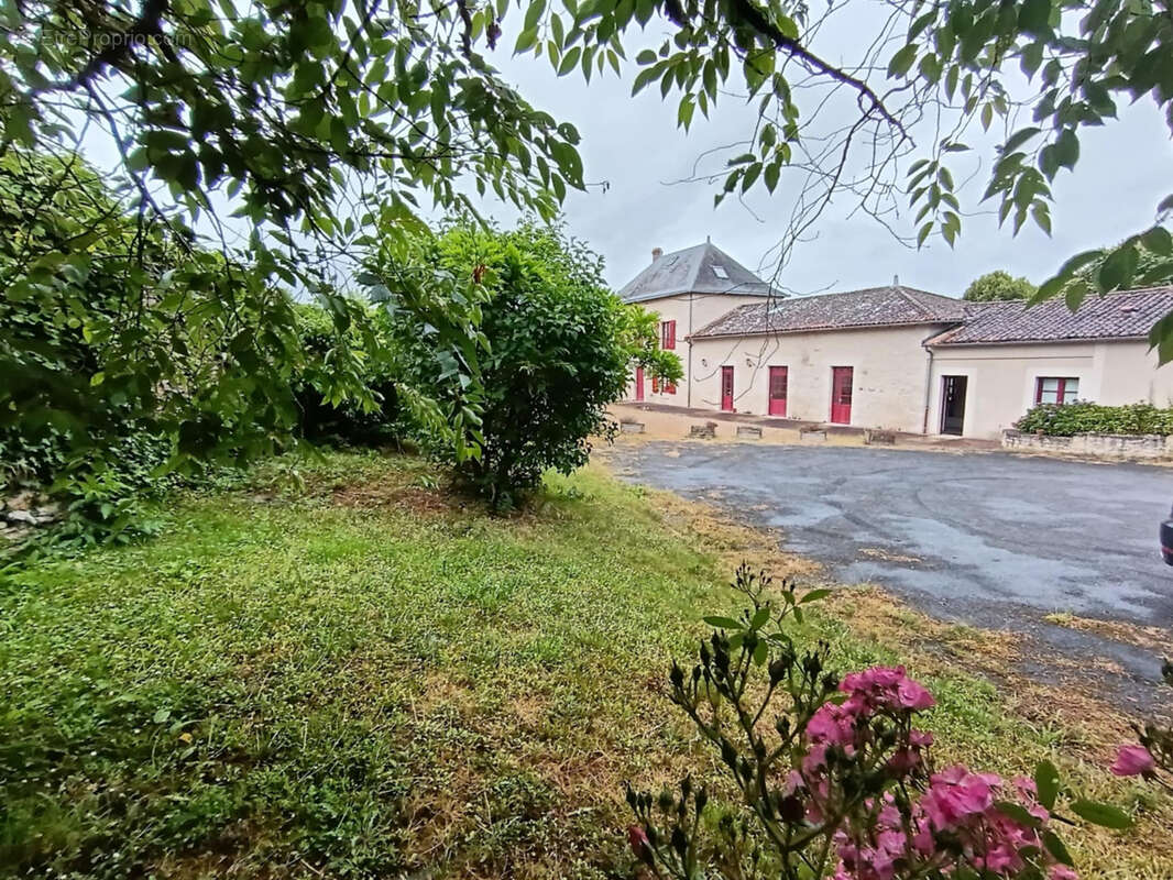Maison à CEAUX-EN-COUHE