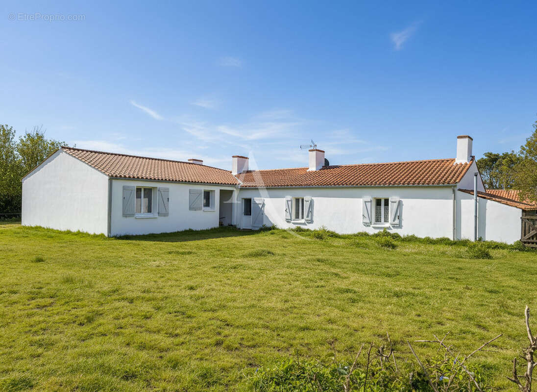 Maison à SAINT-URBAIN