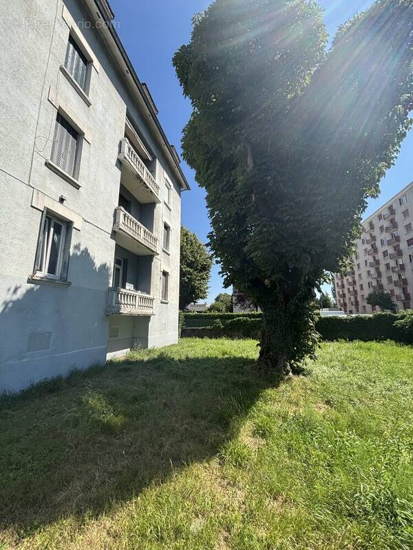 Appartement 44 m² à Fontaine  - photo 2