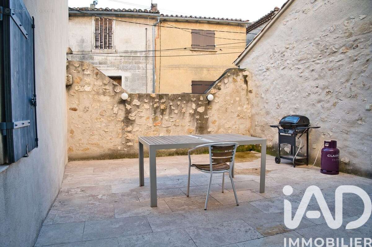 Photo 4 - Appartement à ROCHEFORT-DU-GARD