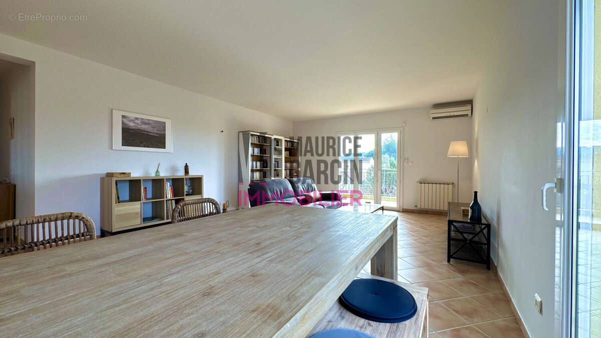 Appartement à PERNES-LES-FONTAINES